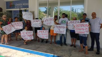 Moradores e a diretoria da ACOP em manifestação na Câmara Municipal de São José,